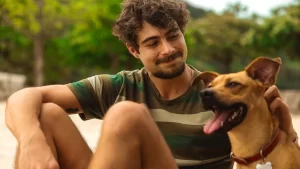 “Caramelo”: um filme nacional que aposta na forte simbologia do vira-lata brasileiro