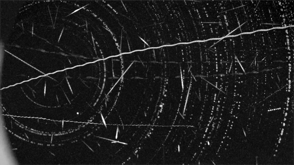 Chuva de meteoros se despede com brilho discreto e poesia no céu de outubro. Veja fotos