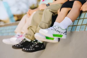 Dia das Crianças 2025: 49% das crianças seguem influenciadores — Luccas Neto ainda lidera. Consumo cai, mas experiência e afeto crescem