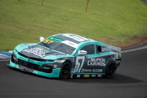 Felipinho Tozzo se destaca no Velocitta e desafia favoritos na penúltima etapa da NASCAR Brasil