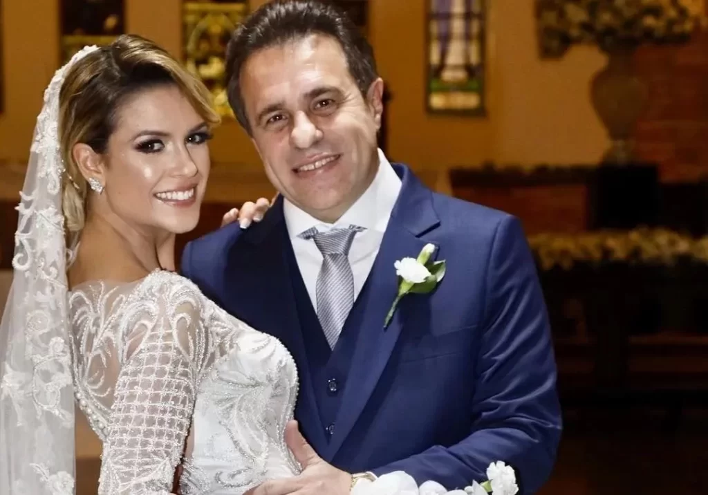 F6 da Fama com Leão Lobo: Jurada anuncia fim de casamento, ator vai parar no hospital, socialite critica pai de sua filha e mais... 1 BecaMilano