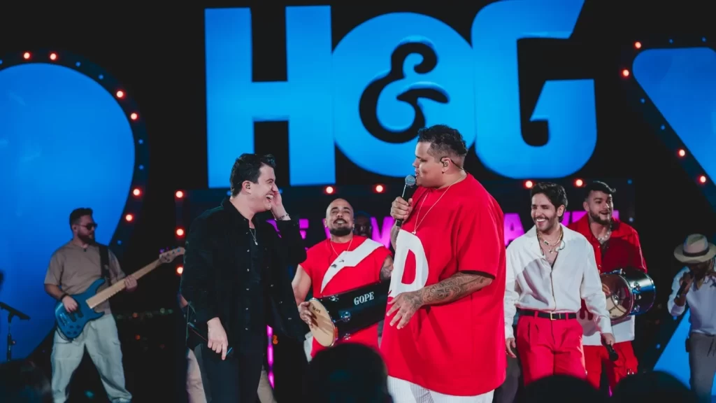 Hugo e Guilherme e Menos é Mais se reencontram em “Ele e Ela”