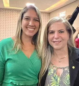 Alece reconhece trajetória de Luizianne Lins e aprova Medalha Bárbara de Alencar com proposta de Larissa Gaspar
