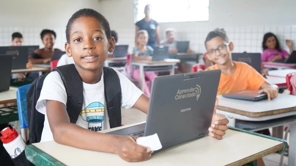 Inclusão digital quilombola: Aprender Conectado atinge 843 escolas com internet de alta velocidade