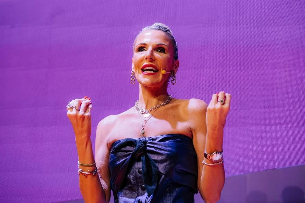 Renata Camargo brilha no “CNMA 2025” e reforça liderança feminina no agro