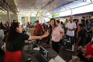 Senadora Dorinha participa do Dia “D” de cidadania em comemoração ao aniversário de Miranorte