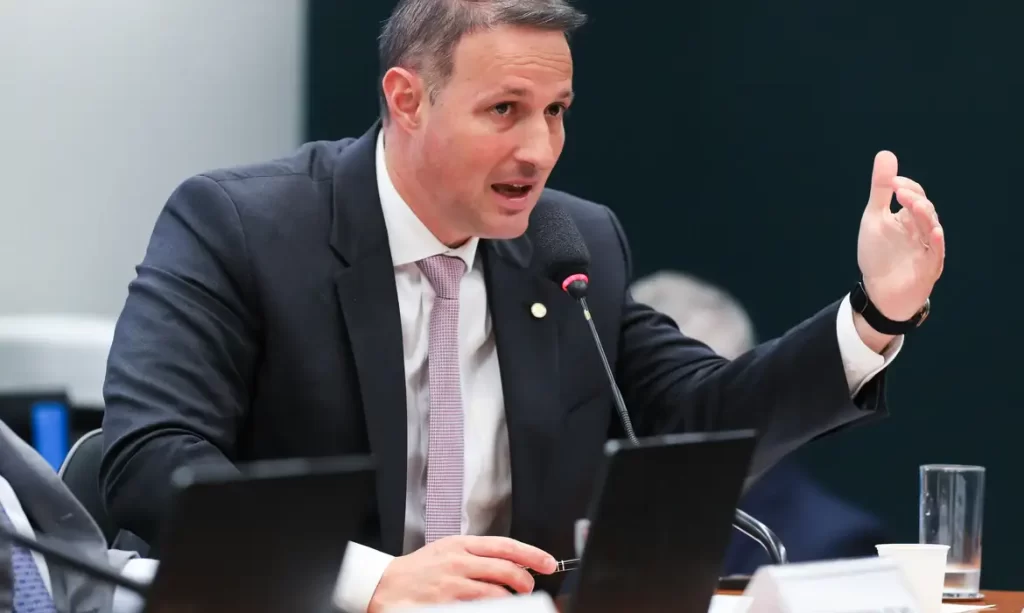 Após pressão, Derrite recua e PF vence disputa sobre Lei Antiterrorismo