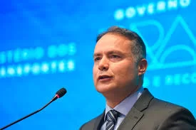 Renan Filho alfineta gestão anterior e afirma que nova ponte de Xambioá só saiu no governo Lula