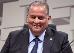Em mensagem de fim de ano, Eduardo Gomes reforça discurso de unidade e atuação nos municípios do Tocantins