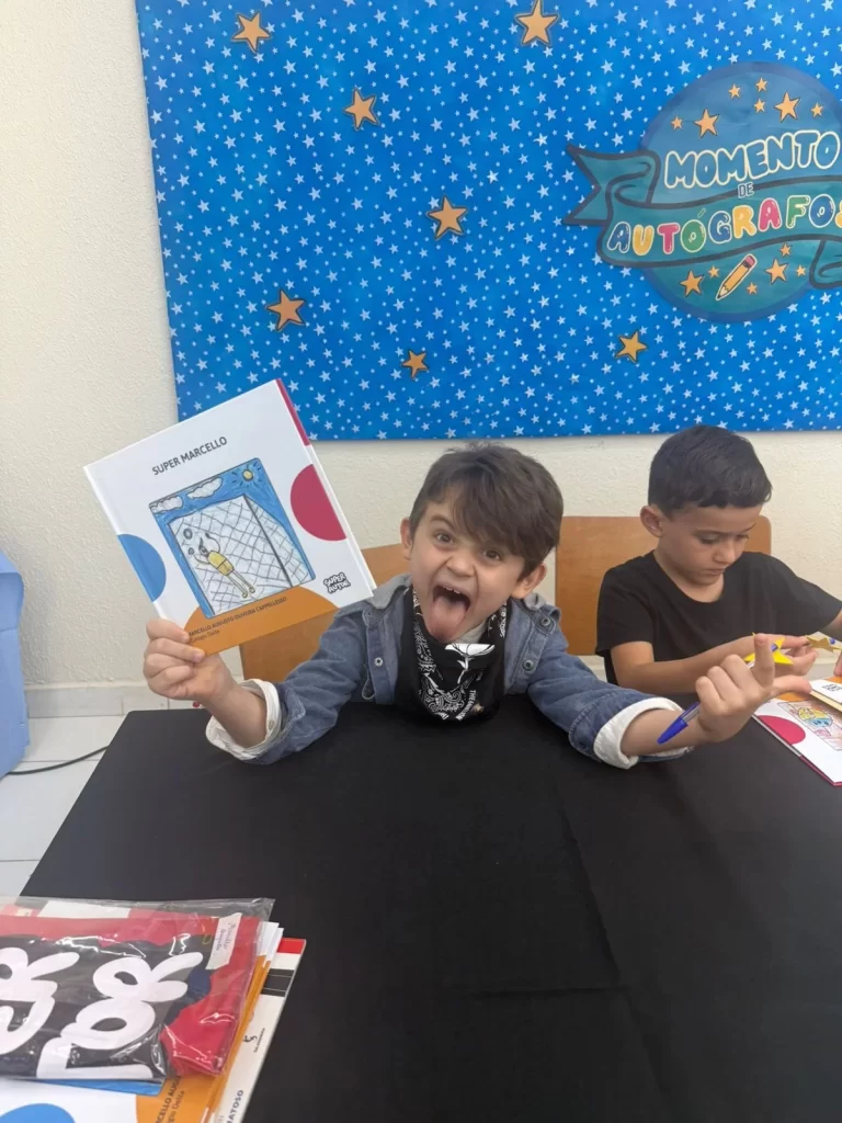 Marcello Augusto, filho de Marcelo Martins e Fernanda Cappellesso, estreia como autor aos 6 anos em Goiânia