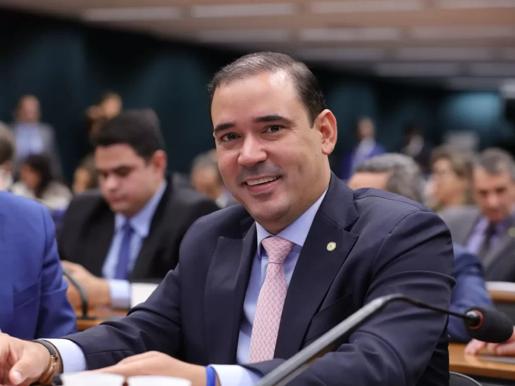 Com foco nos municípios, Vicentinho Júnior viabiliza mais de R$ 9 milhões em novas obras, serviços e reforço à segurança pública