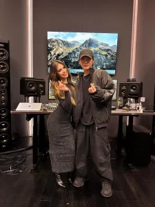 Melody agita Seul e mostra bastidores da viagem: neve, cultura e encontro com produtor coreano