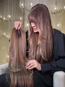 Técnica de mega hair microemborrachada desenvolvida em Goiânia amplia durabilidade e segurança do procedimento