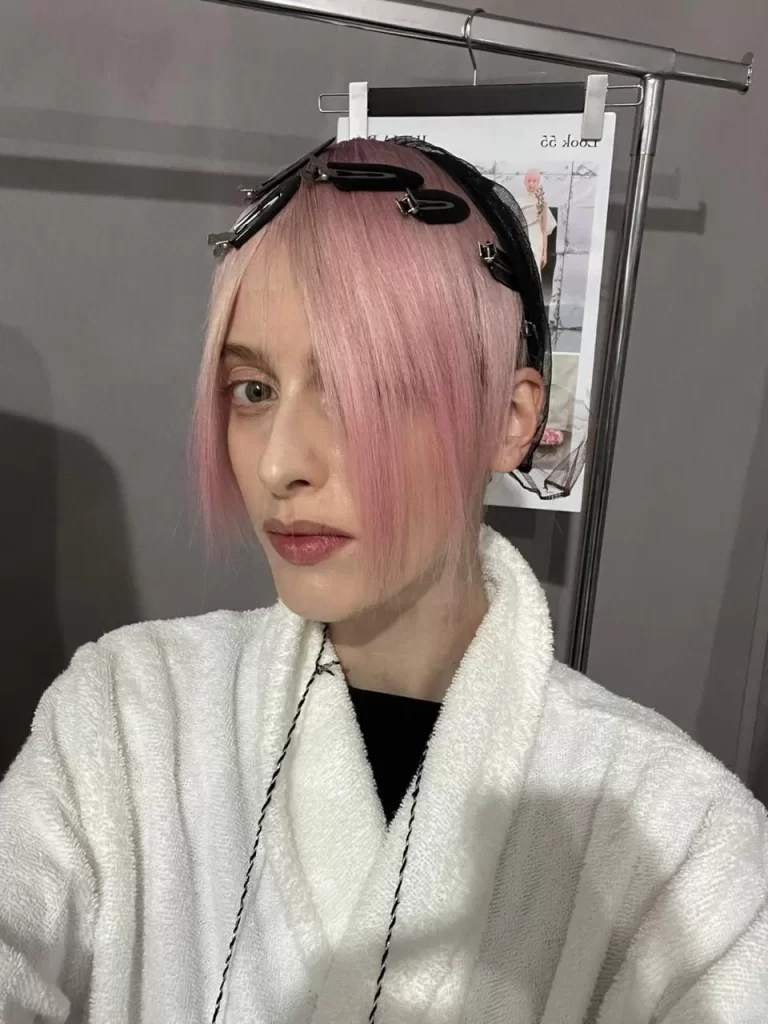 “Estou muito feliz e honrada por estas conquistas”, diz Julia Bregalda após ser destaque no desfile de alta-costura da Dior em Paris