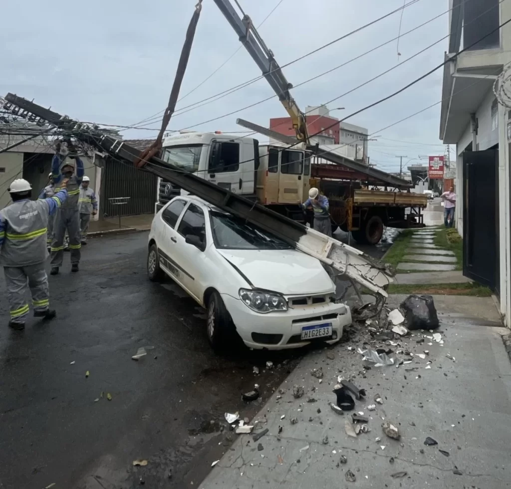 Equatorial Goiás registra quase 4 mil postes atingidos por veículos em 2025; Goiânia concentra 514 casos