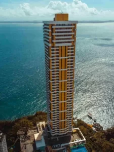 Prédio de alto padrão em Salvador é alvo da PF em investigação sobre lavagem de dinheiro