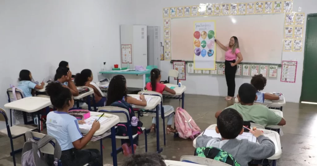 Prefeitura de Porto Nacional paga servidores nesta sexta-feira (30) e atualiza piso salarial do magistério