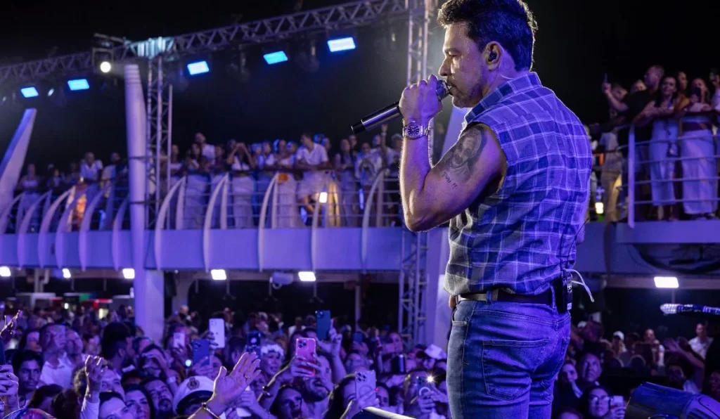 De Cybertruck ao palco: Zezé Di Camargo abre segunda edição do “Navio do Zezé” com shows de Wanessa, Jota Quest e Limão com Mel