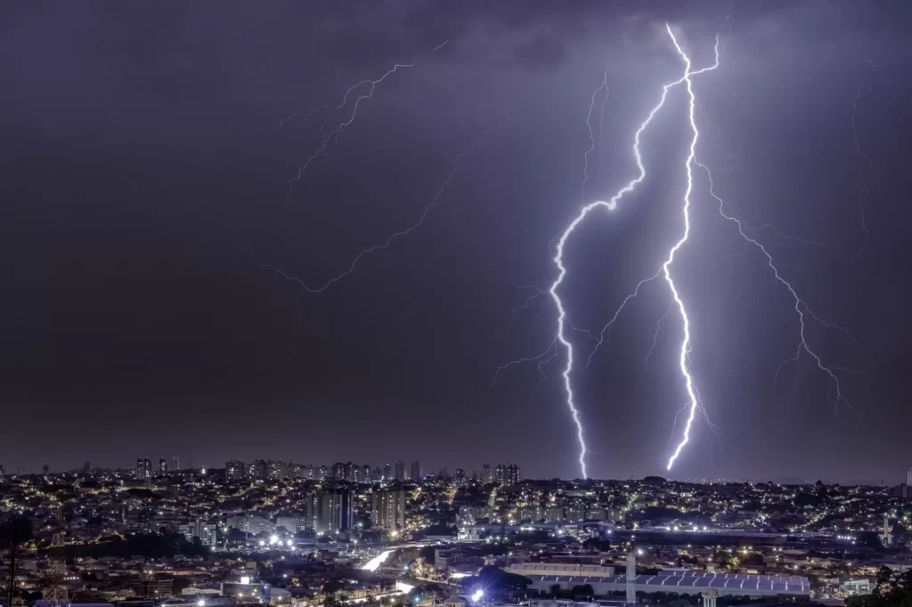 Goiás: Equatorial Goiás mantém equipes mobilizadas durante semana de temporais no estado