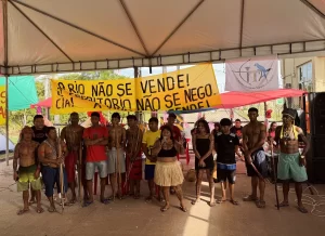 Indígenas fecham acessos no Pará e ampliam protestos contra dragagem do rio Tapajós