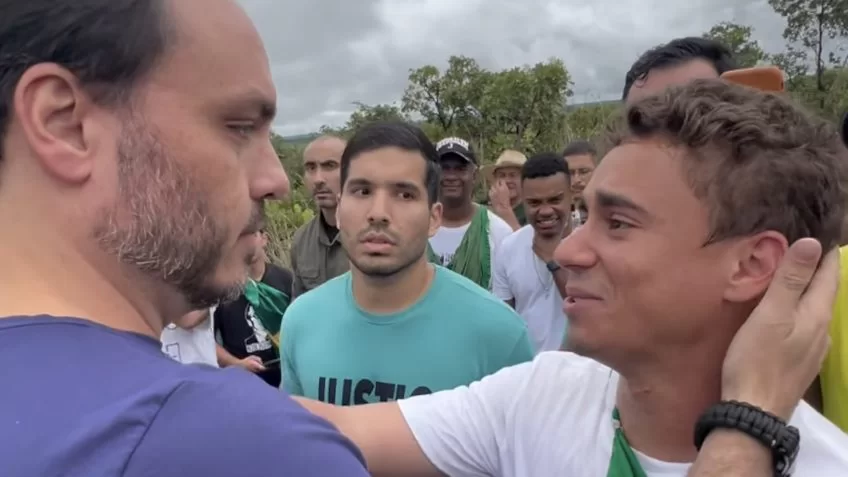 Nikolas fala sobre Carlos Bolsonaro e expõe disputa silenciosa pelo comando da direita em 2026