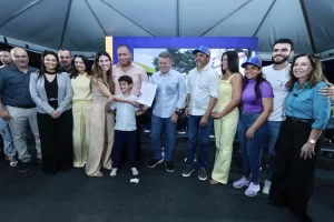 Em ato que mistura emoção e articulação política, Eduardo Siqueira Campos declara apoio a Eduardo Gomes e Dorinha durante homenagem em Palmas