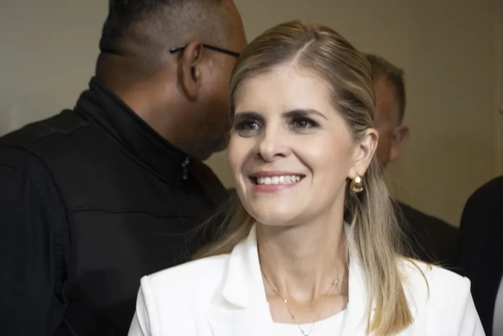 Guinada à direita: o que a vitória de Laura Fernández muda na Costa Rica e na região