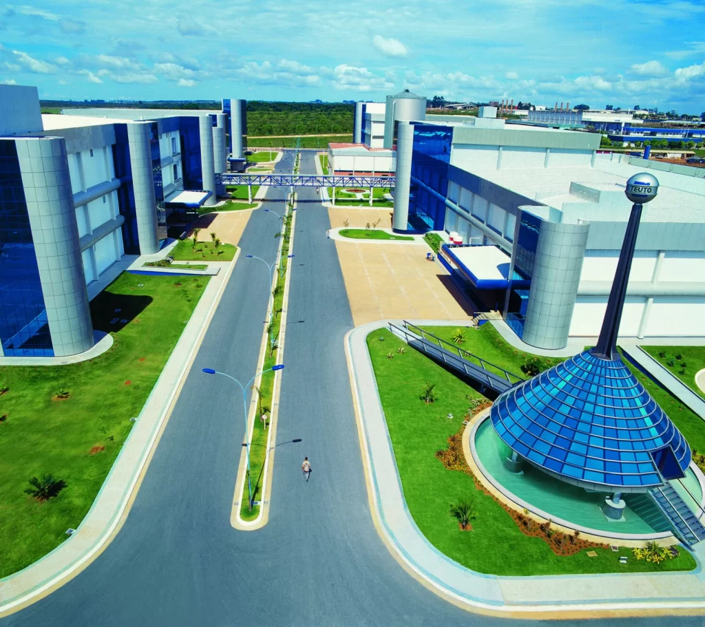 Laboratório Teuto amplia presença internacional e busca parcerias para novos medicamentos em conferência global de saúde