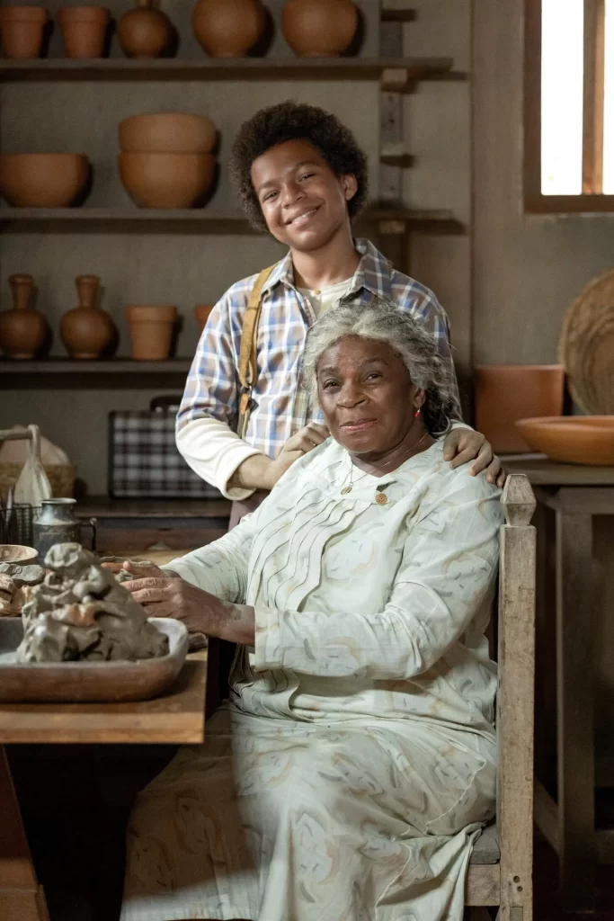 Zezé Motta retorna à Globo e contracena com Levi Asaf em novela que conecta África e Brasil