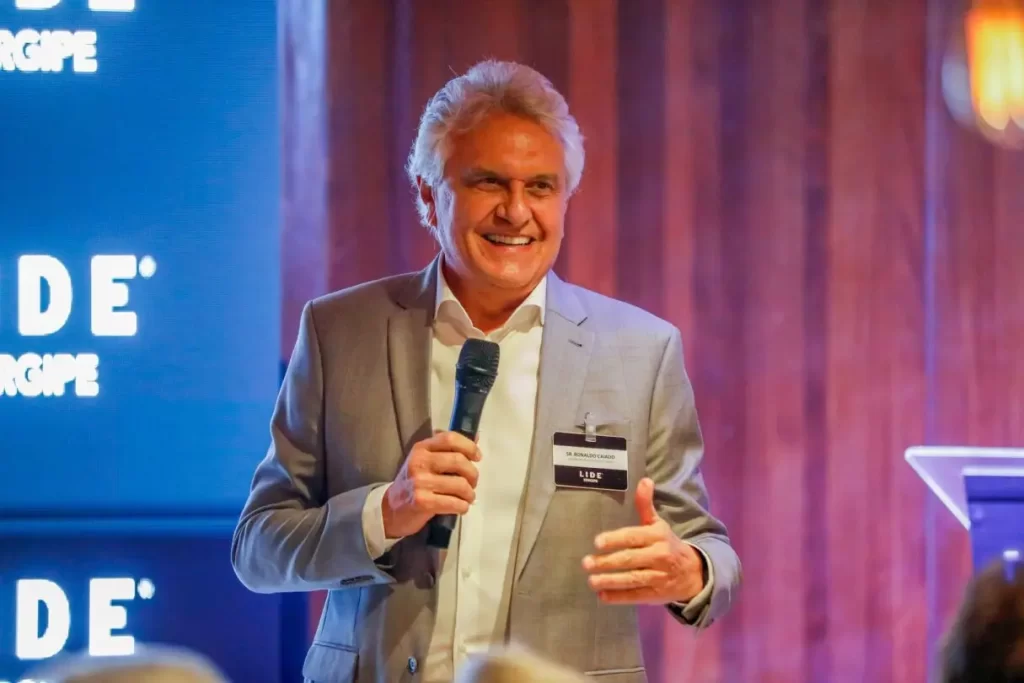 Caiado articula apoio no Tocantins durante evento empresarial do LIDE