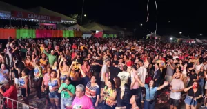 Porto Folia 2026 começa com Chiclete com Banana e Kadu Martins, multidão e forte esquema de segurança em Porto Nacional