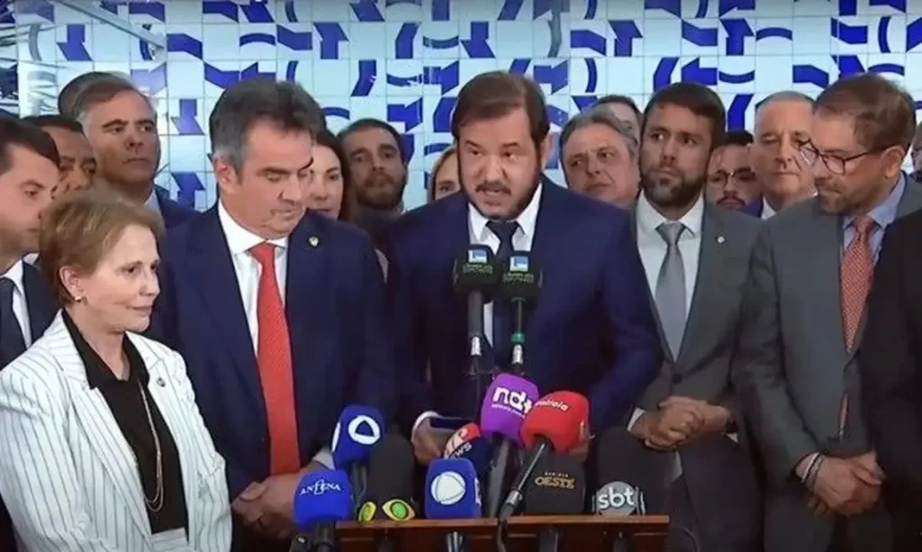 União Brasil intensifica articulações nos estados e amplia influência nas negociações políticas nacionais