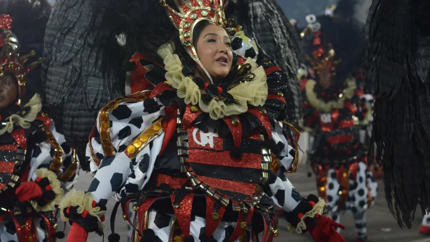 Viradouro é campeã do Carnaval do Rio 2026 com desfile que homenageia Mestre Ciça e consolida quarto título histórico