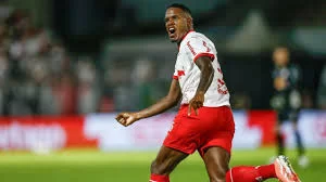 Bragantino pune Gustavo Marques após fala machista contra árbitra e caso amplia debate no futebol