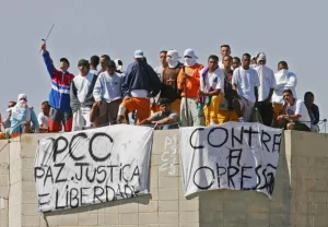 Megaoperação expõe elo entre Comando Vermelho, PCC e política no Rio e acende alerta sobre avanço do crime organizado