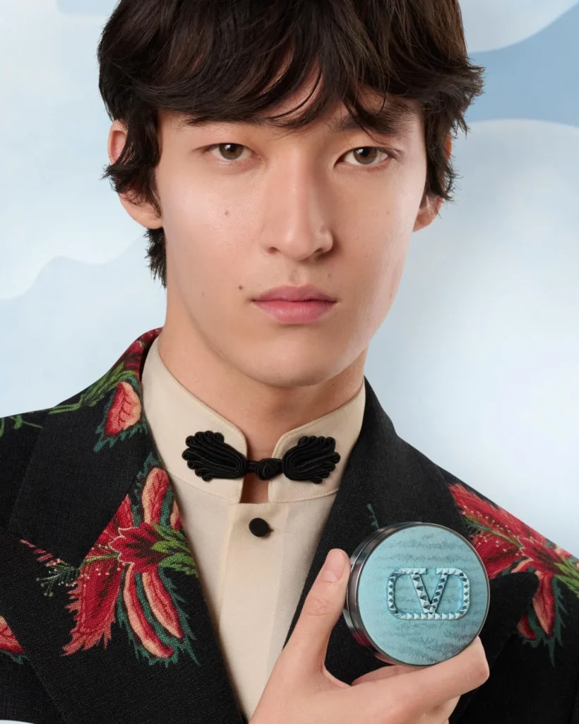 Brasileiro estrela nova campanha mundial da Valentino; Conheça Fabio Mori