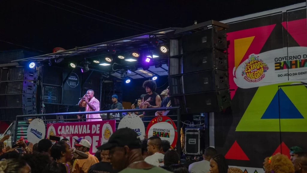 UEL CELEBROU O SAMBA NOS CIRCUITOS DO CARNAVAL DE SALVADOR