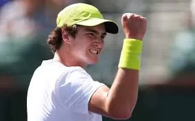 João Fonseca vence na estreia em Indian Wells e avança no Masters 1000; veja o vídeo