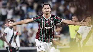 Fluminense sobrevive sob pressão e alcança a final com peso da experiência