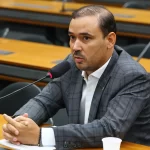 Vicentinho Júnior defende novos projetos aprovados na Câmara que garantem proteção a mulheres e aumentam pena a agressores