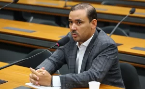 Vicentinho Júnior defende novos projetos aprovados na Câmara que garantem proteção a mulheres e aumentam pena a agressores