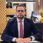 Justiça mira rede de fake news contra Dorinha, manda remover vídeos e quebrar sigilo: “Chegaremos a quem encomendou”, diz Manzano