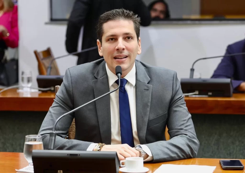 Olyntho ao Diário Tocantinense: “IPVA zero para elétricos e híbridos é conquista que impulsiona o desenvolvimento do Tocantins”