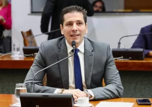 Olyntho ao Diário Tocantinense: “IPVA zero para elétricos e híbridos é conquista que impulsiona o desenvolvimento do Tocantins”