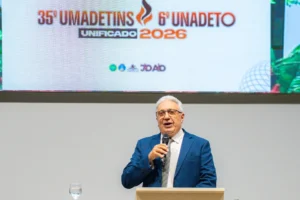 Em Gurupi, Laurez fala a 8 mil jovens e reforça discurso de fé, liderança e futuro para o Tocantins