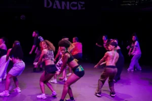 Karon Lynn, com trajetória ligada a produções de Rihanna, participa do 220 Dance Festival em SP