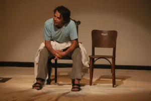 “Meu Nome: Mamãe” convida público de Guarulhos a refletir sobre memória, cuidado e presença