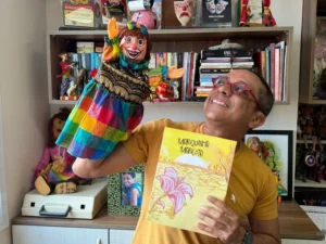Grupo Bilu e Bila encena “Mariquinha Maricota” para estudantes da rede municipal em Fortaleza