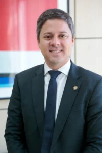 Rodolfo Cabral assume número 2 do MEC após promoção de Barchini ao ministério