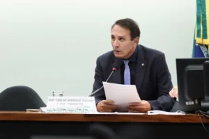 Gaguim propõe garantir salário mínimo a famílias indígenas em programa social